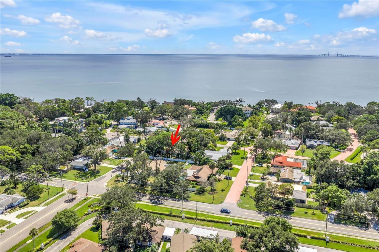 905 Serpentine Drive S, Saint Petersburg, FL 33705 Photo