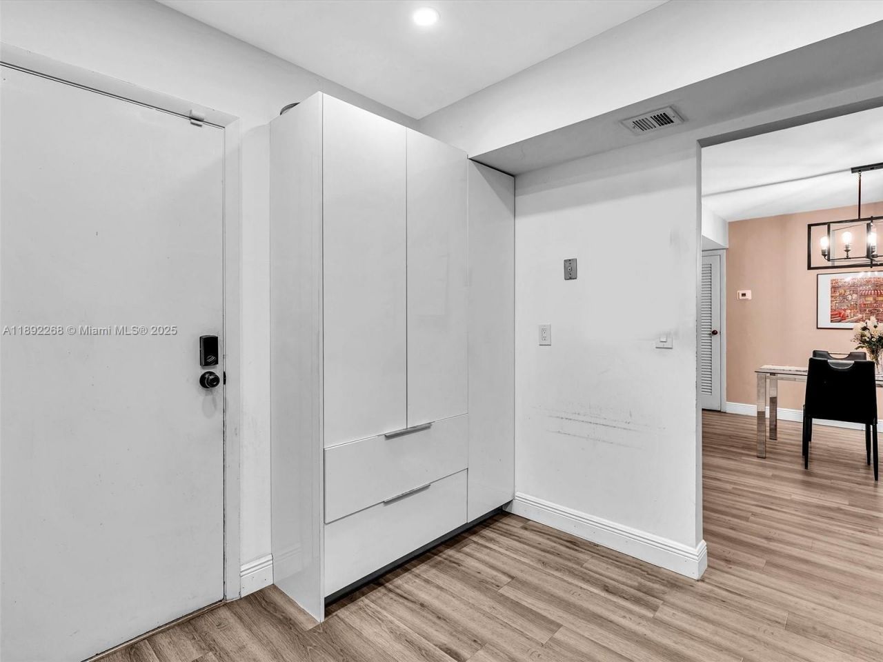 6061 N Falls Cir Dr, Unit 407, Lauderhill, FL 33319 Photo