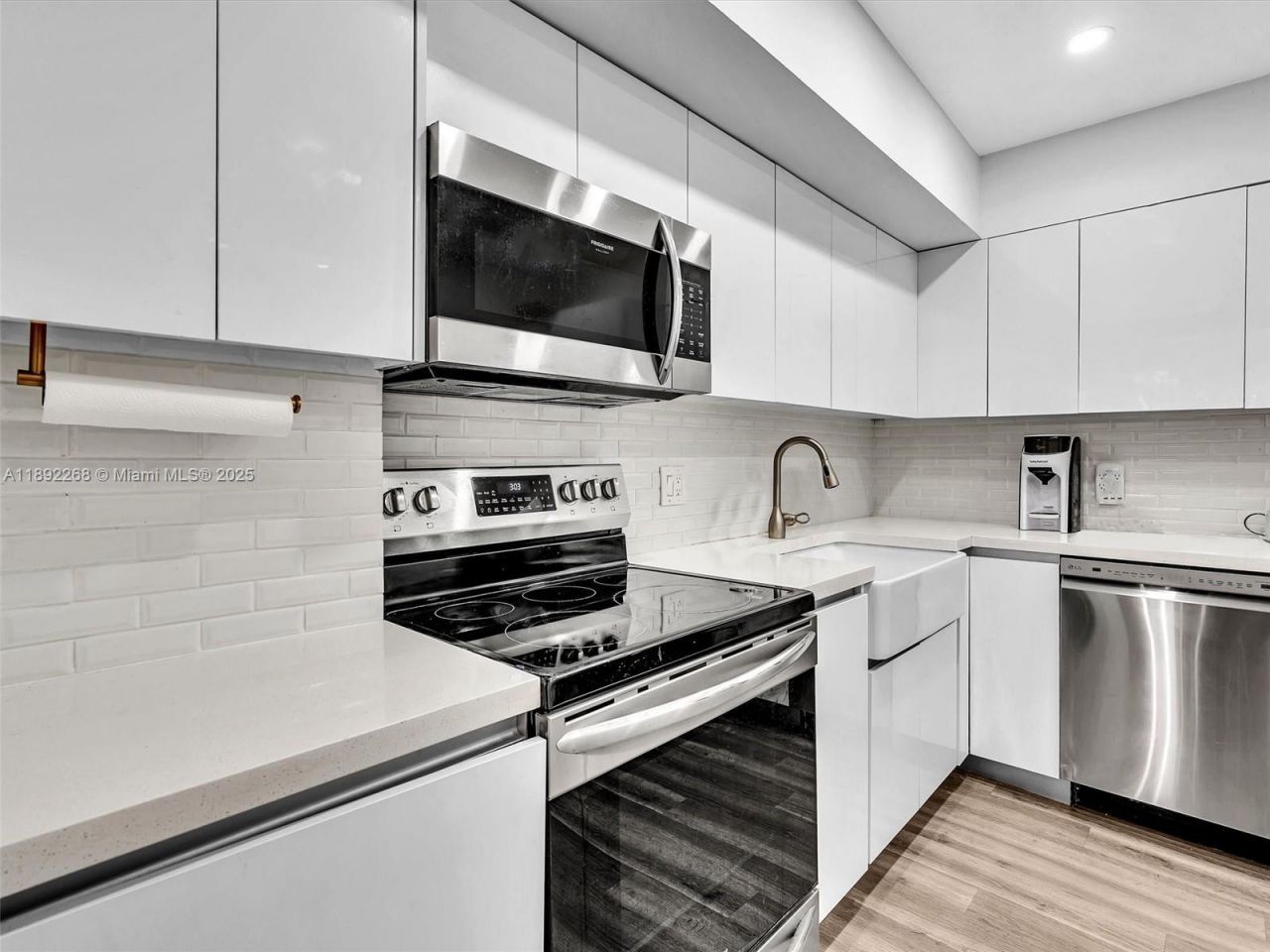 6061 N Falls Cir Dr, Unit 407, Lauderhill, FL 33319 Photo