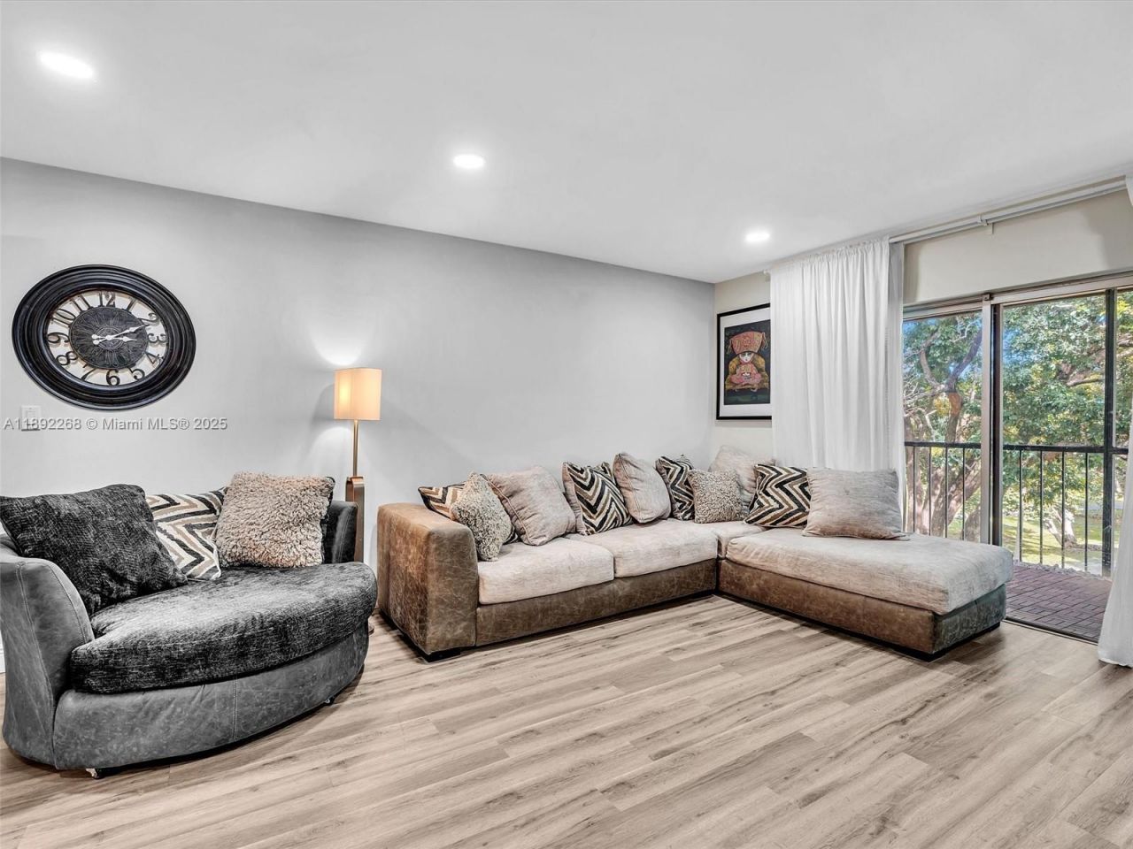 6061 N Falls Cir Dr, Unit 407, Lauderhill, FL 33319 Photo