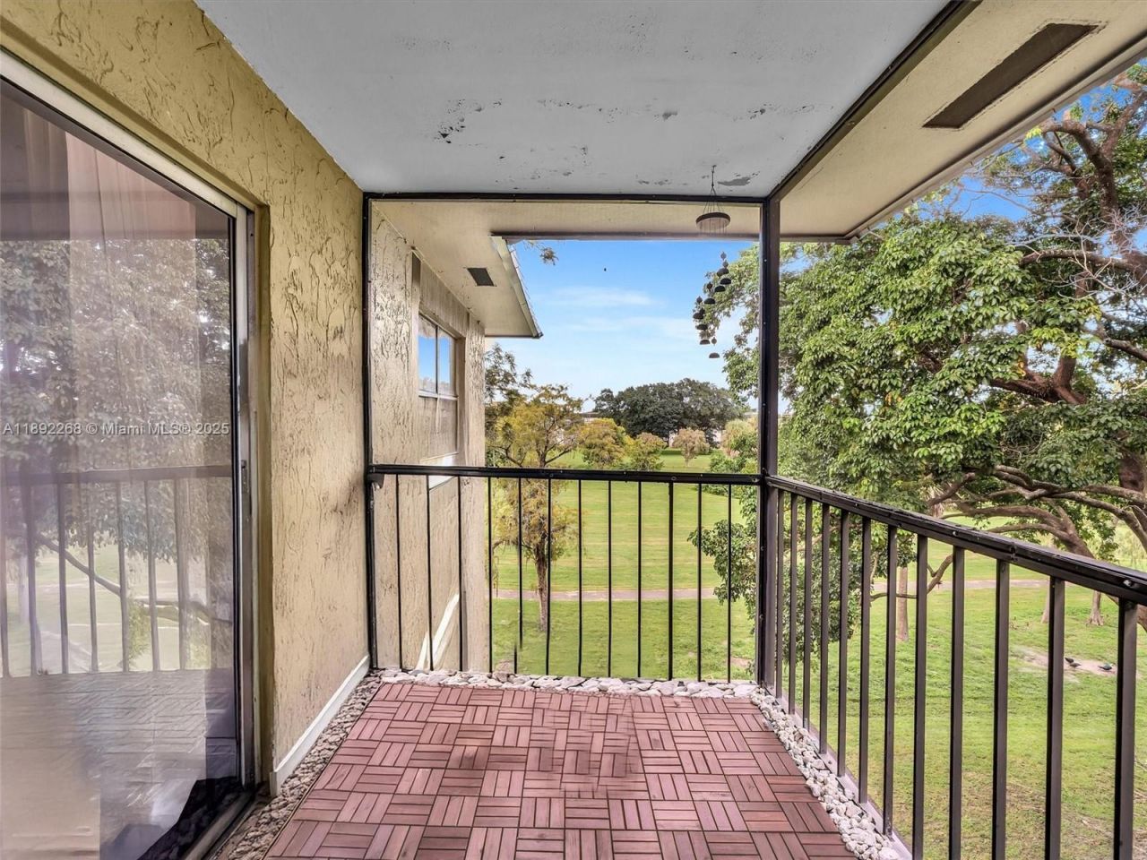 6061 N Falls Cir Dr, Unit 407, Lauderhill, FL 33319 Photo