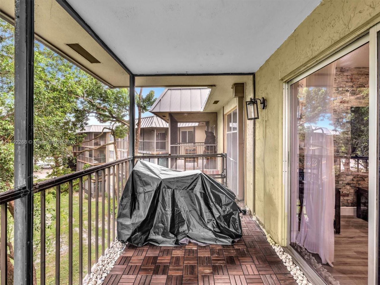 6061 N Falls Cir Dr, Unit 407, Lauderhill, FL 33319 Photo