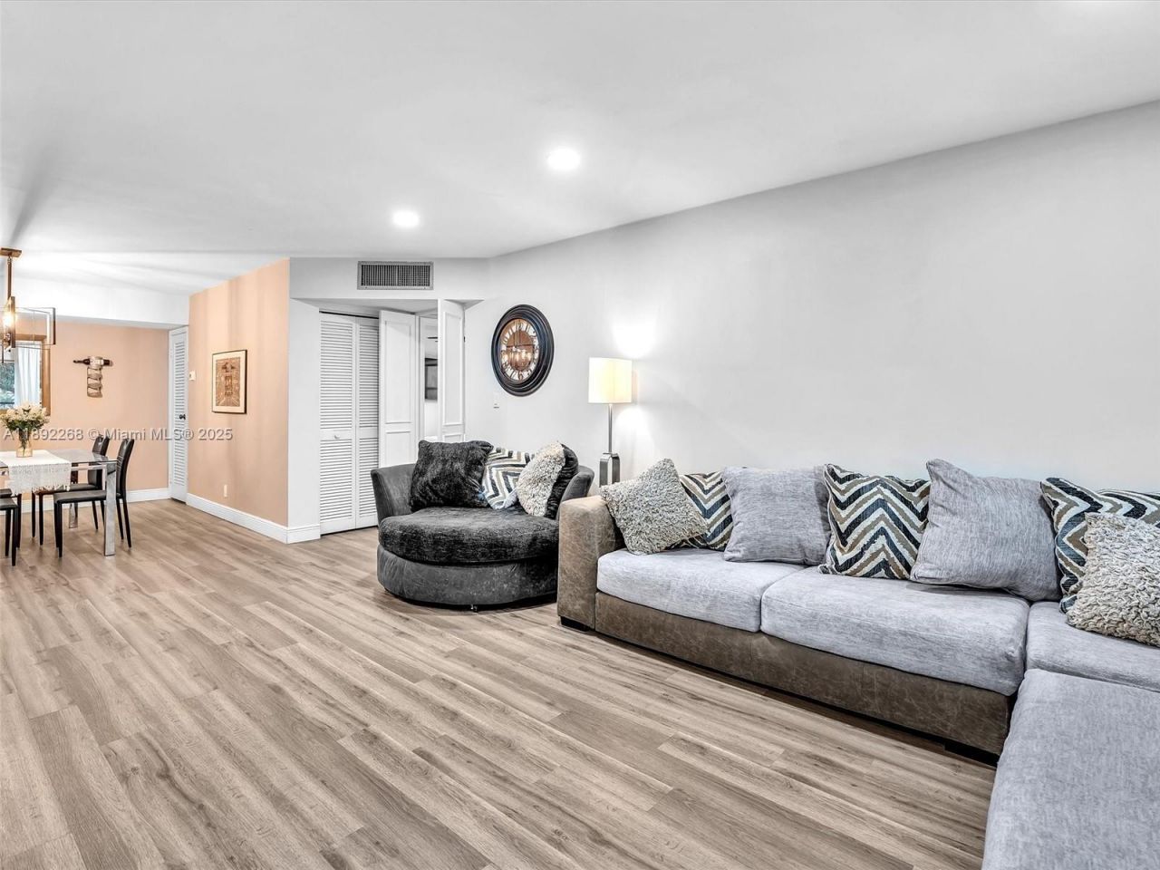 6061 N Falls Cir Dr, Unit 407, Lauderhill, FL 33319 Photo