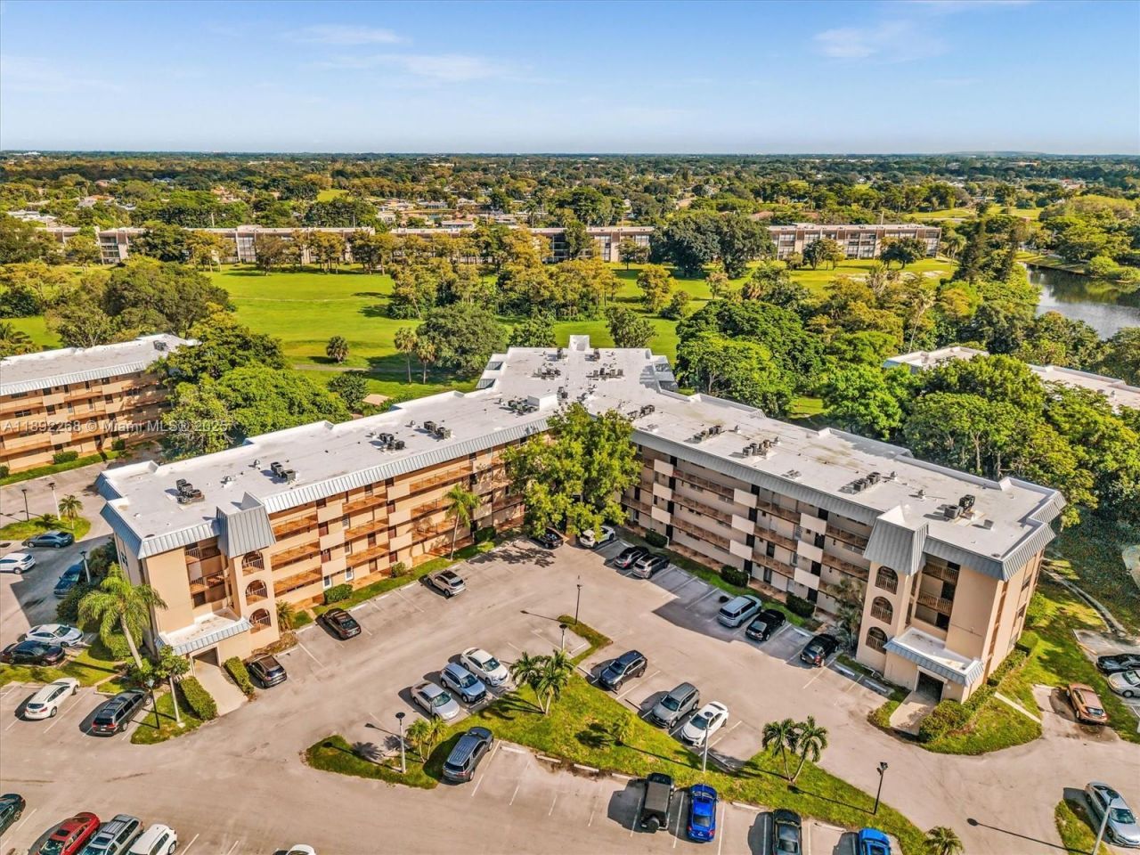 6061 N Falls Cir Dr, Unit 407, Lauderhill, FL 33319 Photo