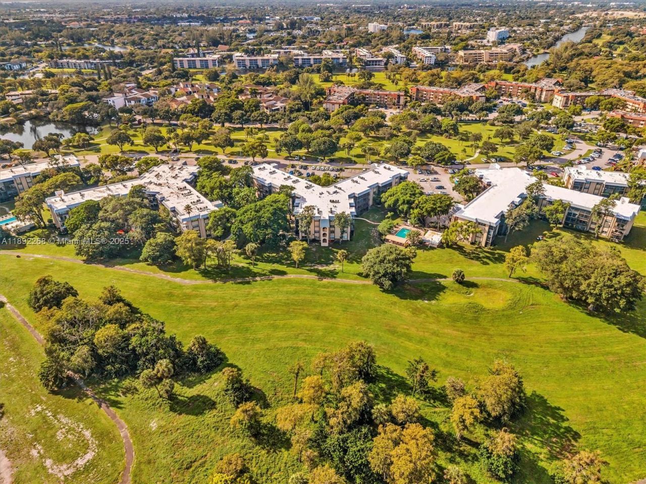 6061 N Falls Cir Dr, Unit 407, Lauderhill, FL 33319 Photo