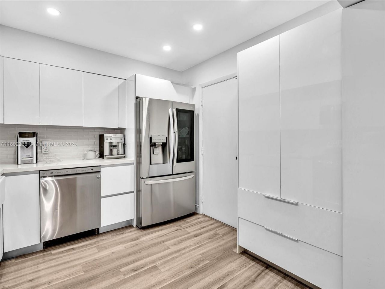 6061 N Falls Cir Dr, Unit 407, Lauderhill, FL 33319 Photo