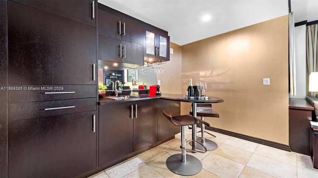 1437 Collins Ave, Unit 327, Miami Beach, FL 33139 Photo