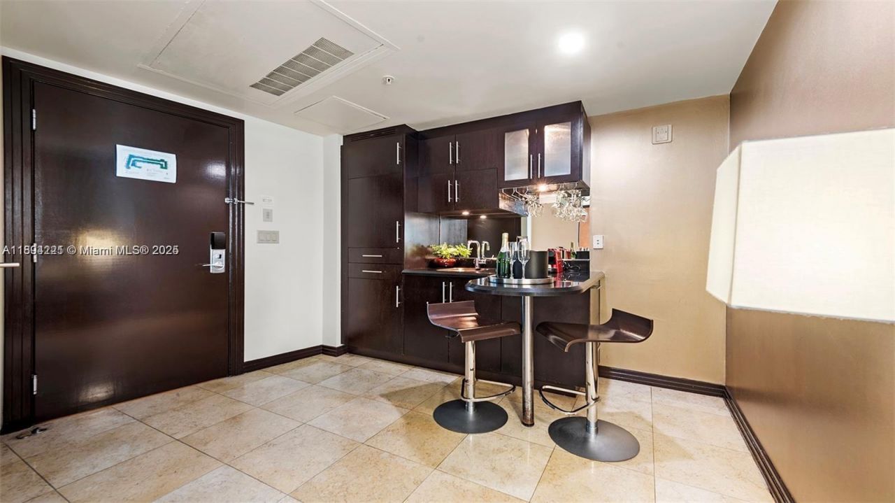1437 Collins Ave, Unit 327, Miami Beach, FL 33139 Photo