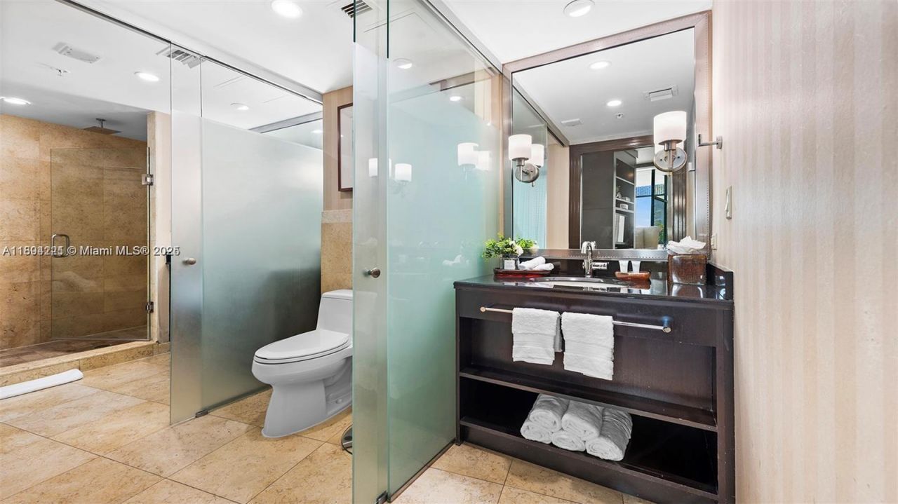 1437 Collins Ave, Unit 327, Miami Beach, FL 33139 Photo