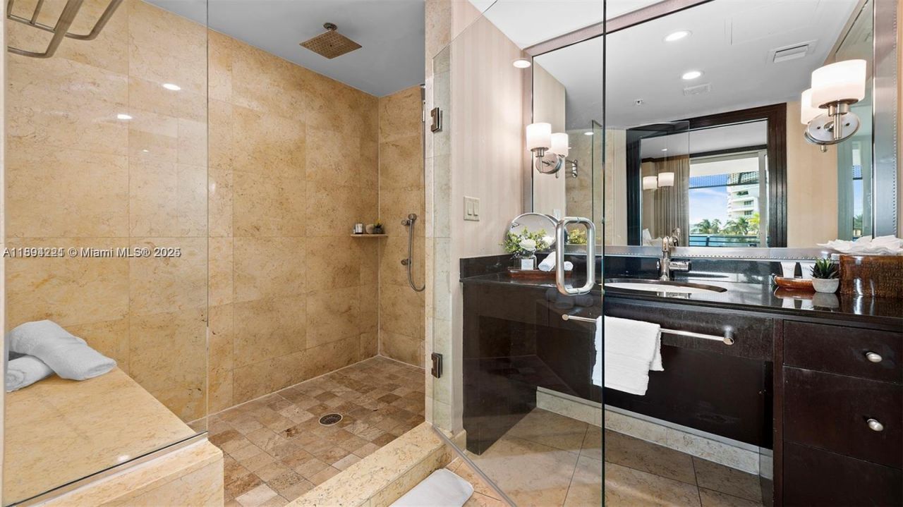 1437 Collins Ave, Unit 327, Miami Beach, FL 33139 Photo