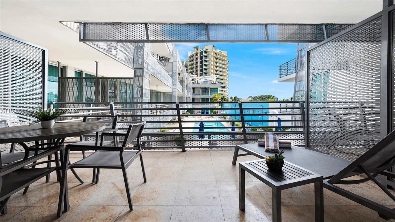 1437 Collins Ave, Unit 327, Miami Beach, FL 33139 Photo