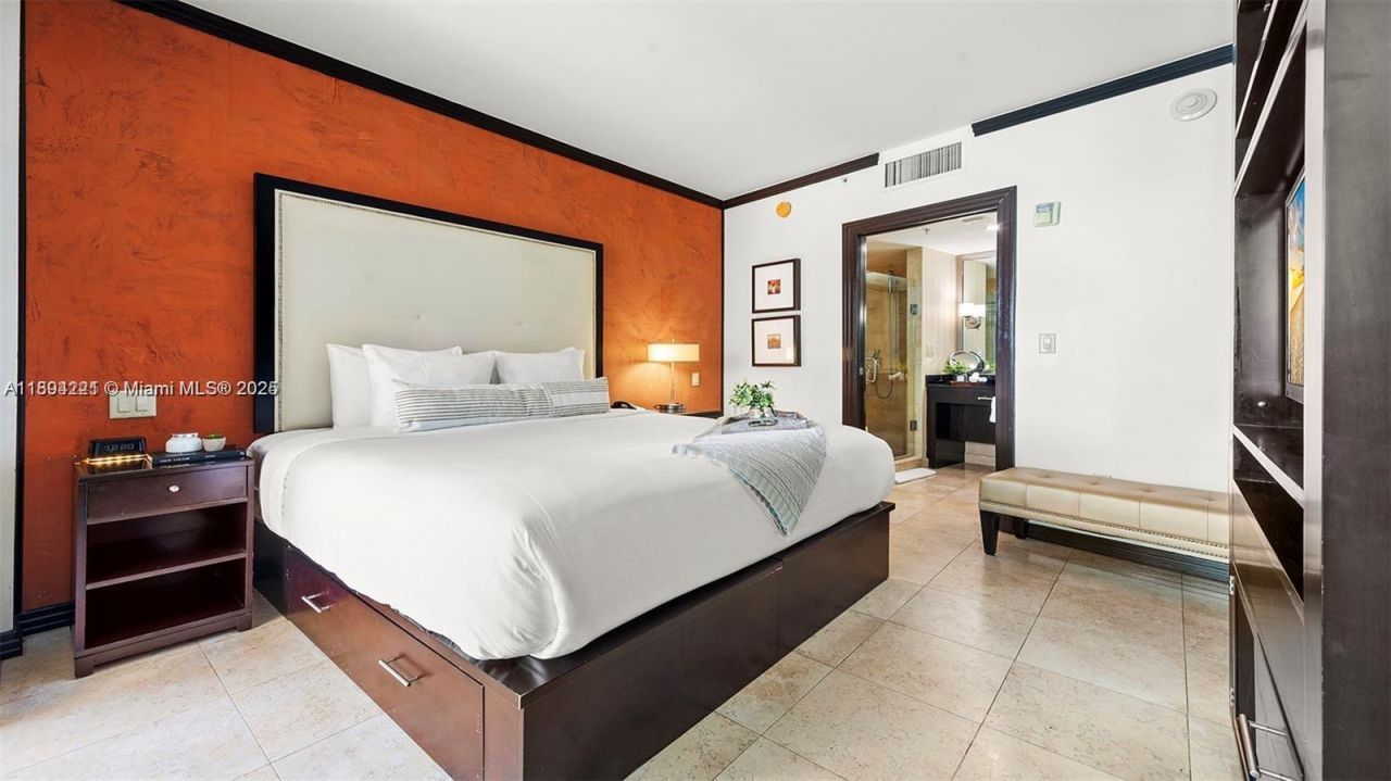 1437 Collins Ave, Unit 327, Miami Beach, FL 33139 Photo