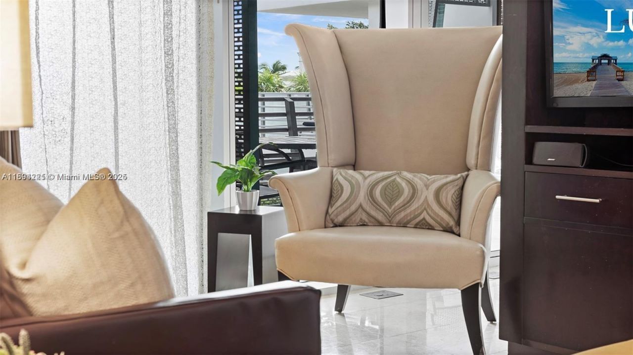 1437 Collins Ave, Unit 327, Miami Beach, FL 33139 Photo