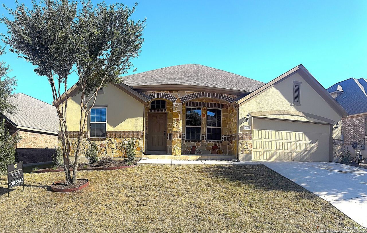 17820 Oxford Mt, Helotes, TX 78023 Main Photo