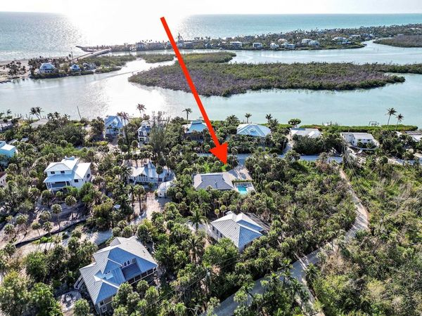 2612 Coconut Dr, Sanibel, FL 33957