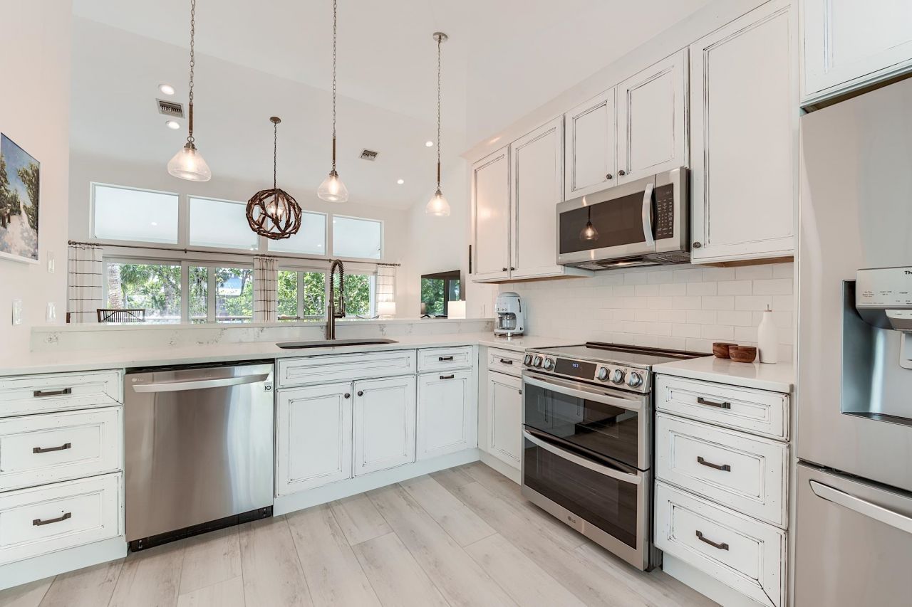 2612 Coconut Dr, Sanibel, FL 33957 Photo