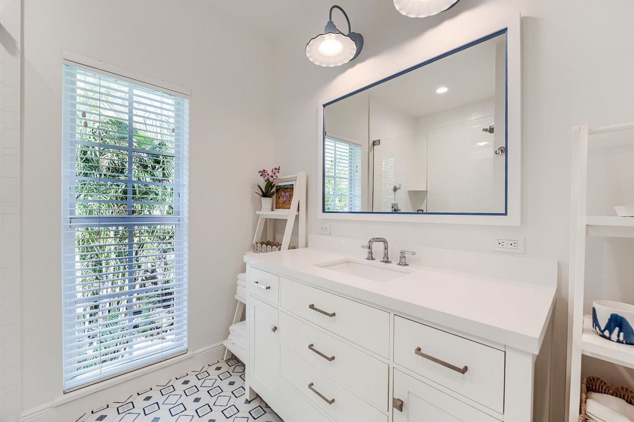 2612 Coconut Dr, Sanibel, FL 33957 Photo