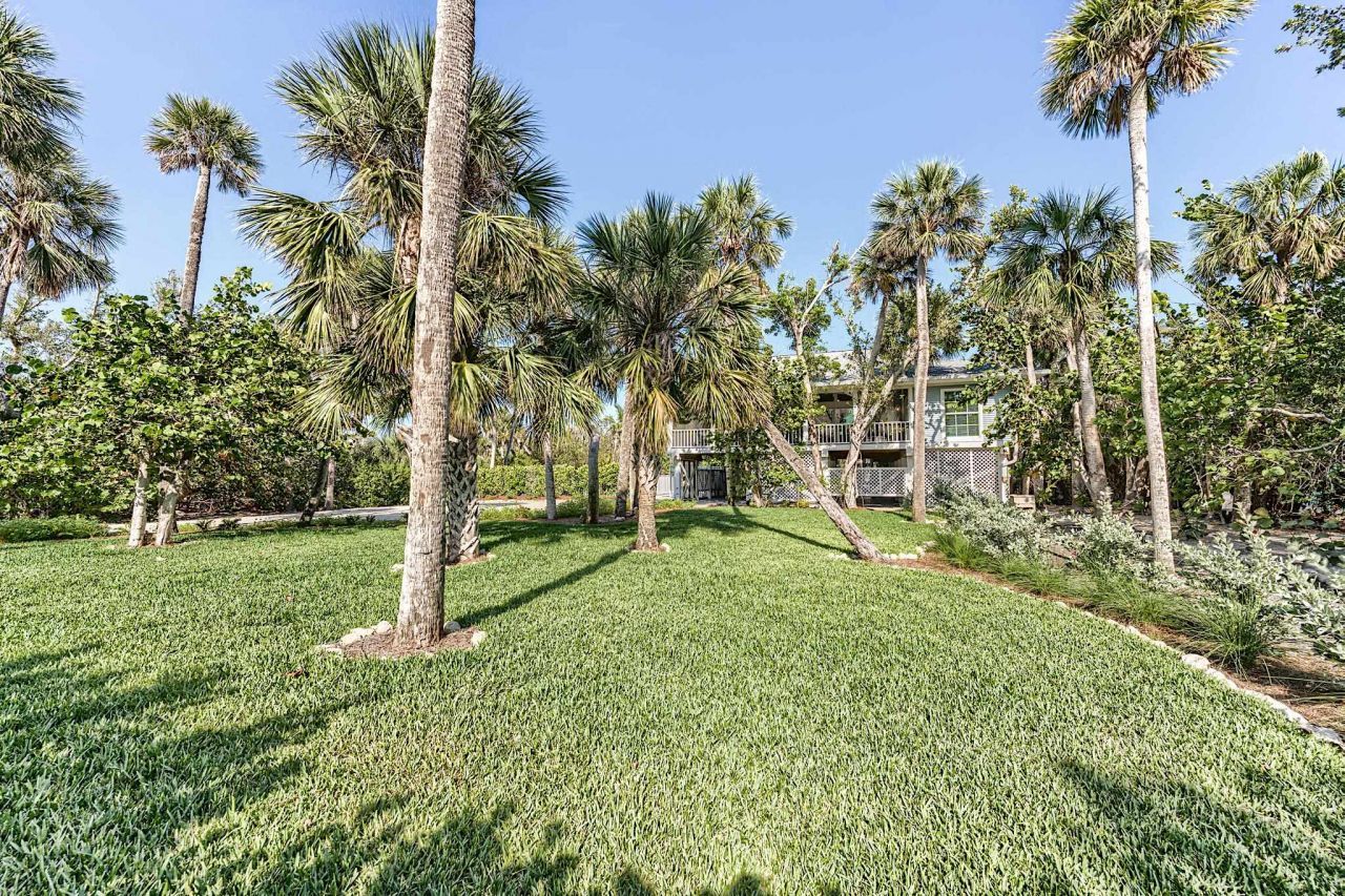 2612 Coconut Dr, Sanibel, FL 33957 Photo