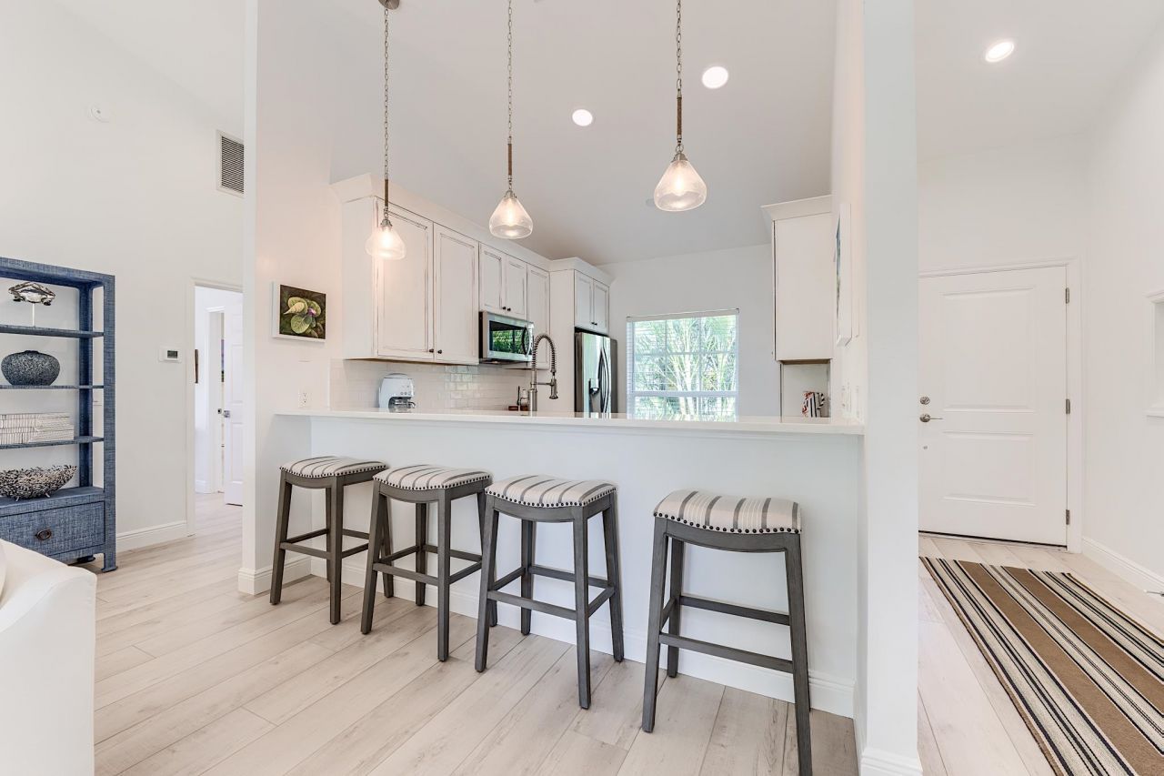 2612 Coconut Dr, Sanibel, FL 33957 Photo