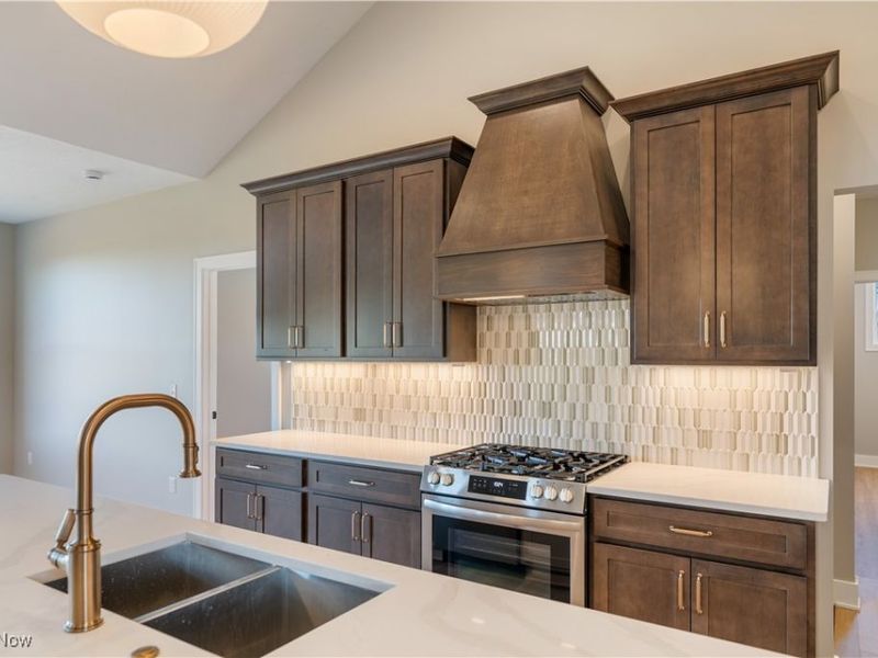 525 Gentlebrook Boulevard SW, Hartville, OH 44632 Photo 19