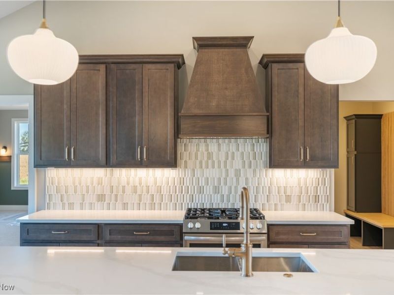 525 Gentlebrook Boulevard SW, Hartville, OH 44632 Photo 21