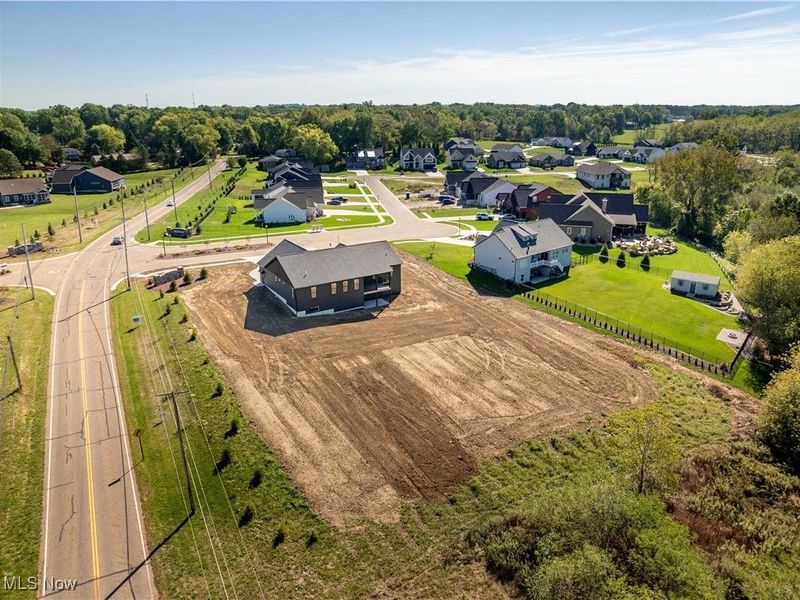 525 Gentlebrook Boulevard SW, Hartville, OH 44632 Photo 3