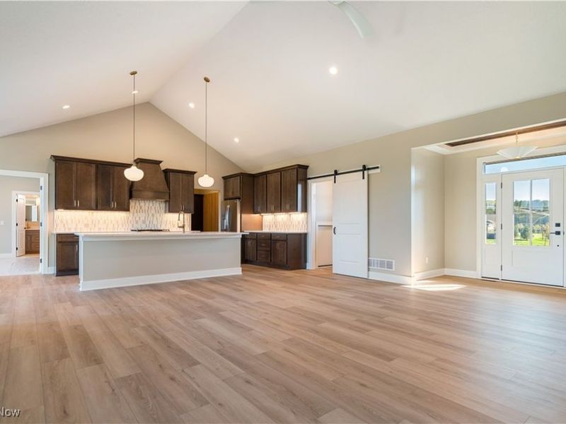 525 Gentlebrook Boulevard SW, Hartville, OH 44632 Photo 9