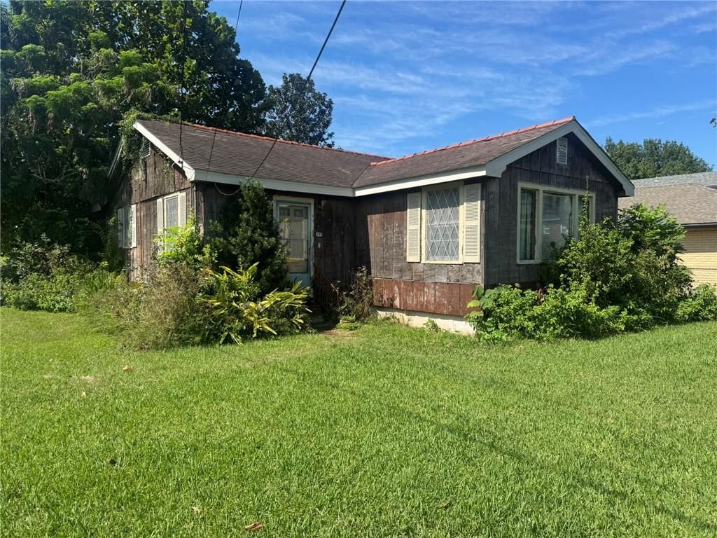 600 KENT Avenue Metairie, LA 70001