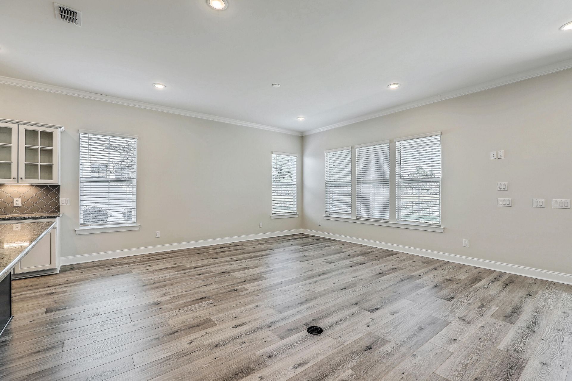 662 Marsh Cove Circle Photo 15