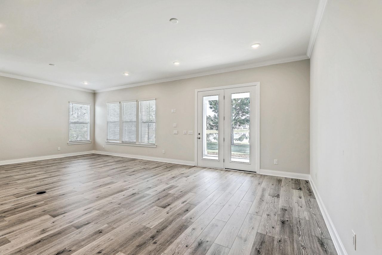 662 Marsh Cove Circle Photo 17