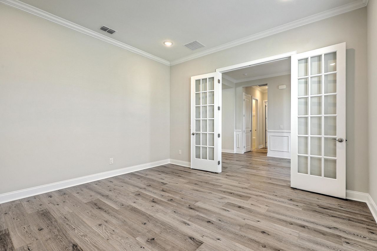 662 Marsh Cove Circle Photo 7