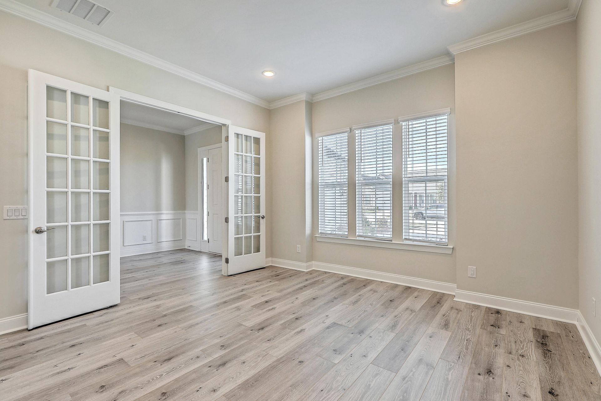 662 Marsh Cove Circle Photo 8