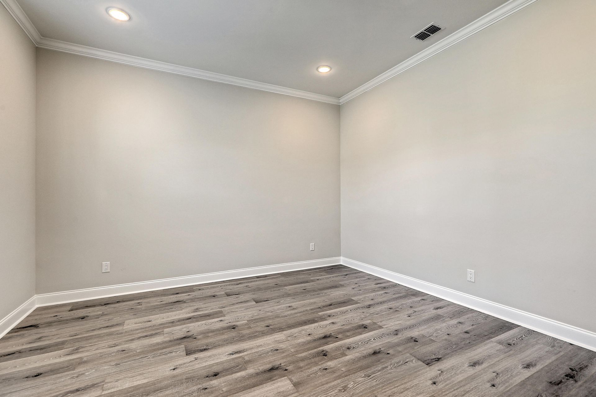 662 Marsh Cove Circle Photo 9