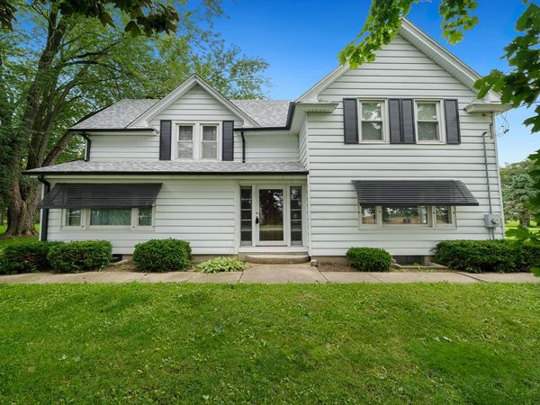 8540 Manchester Road, Capron, IL 61012