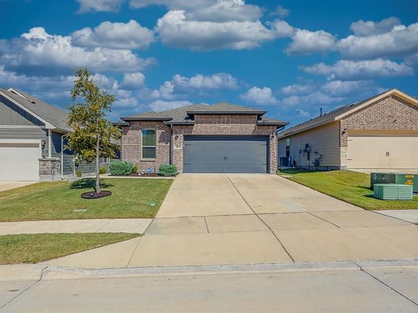1652 Briar Hunt Drive, Forney, TX 75126