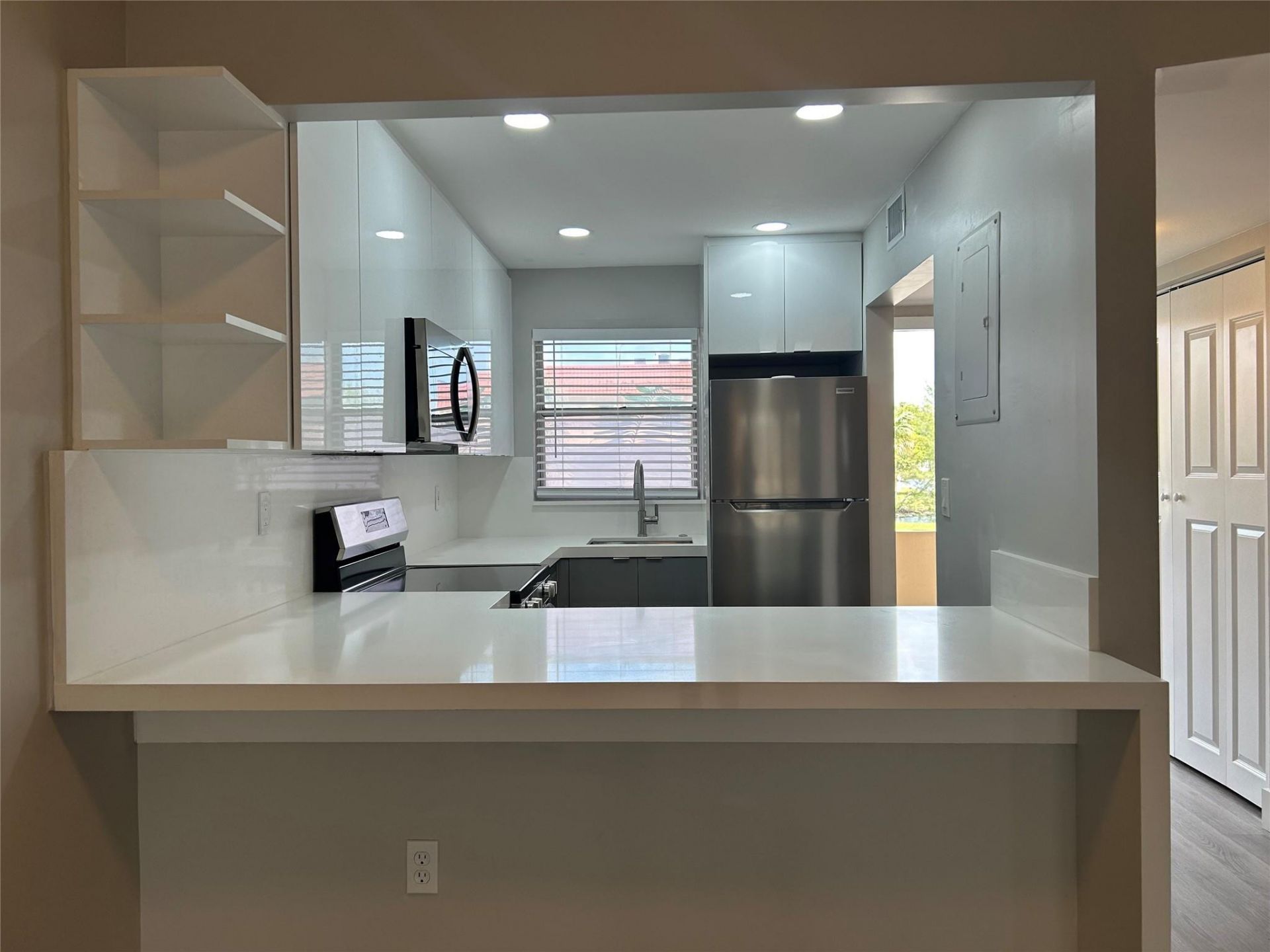 8080 N Sunrise Lakes Drive, Unit 209, Fort Lauderdale, FL 33322 Photo