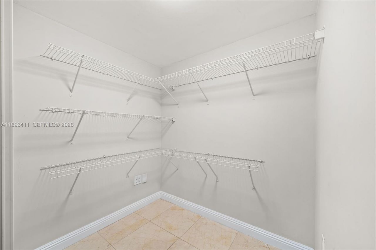 18011 Biscayne Blvd, Unit 902, Aventura, FL 33160 Photo
