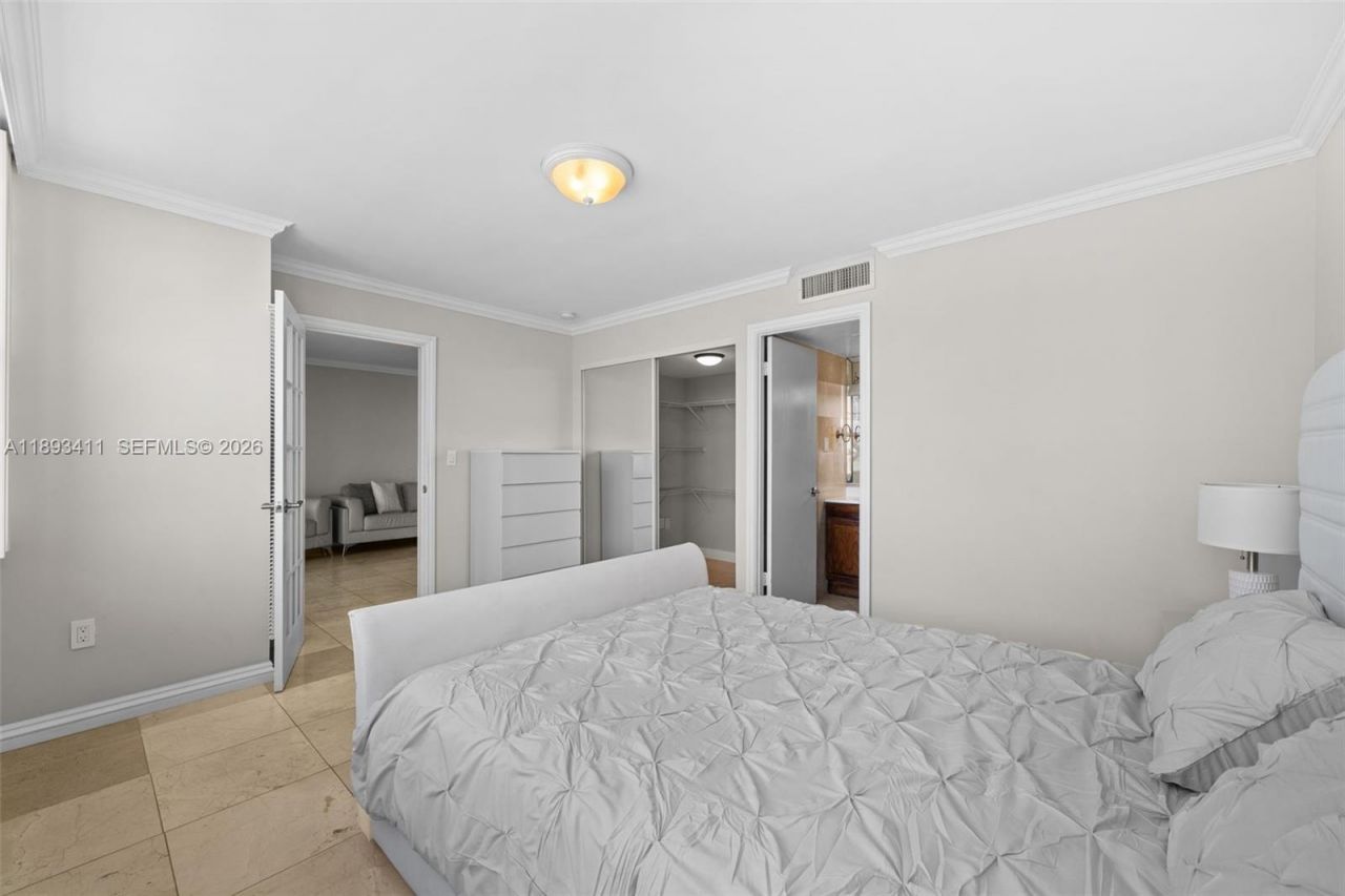 18011 Biscayne Blvd, Unit 902, Aventura, FL 33160 Photo