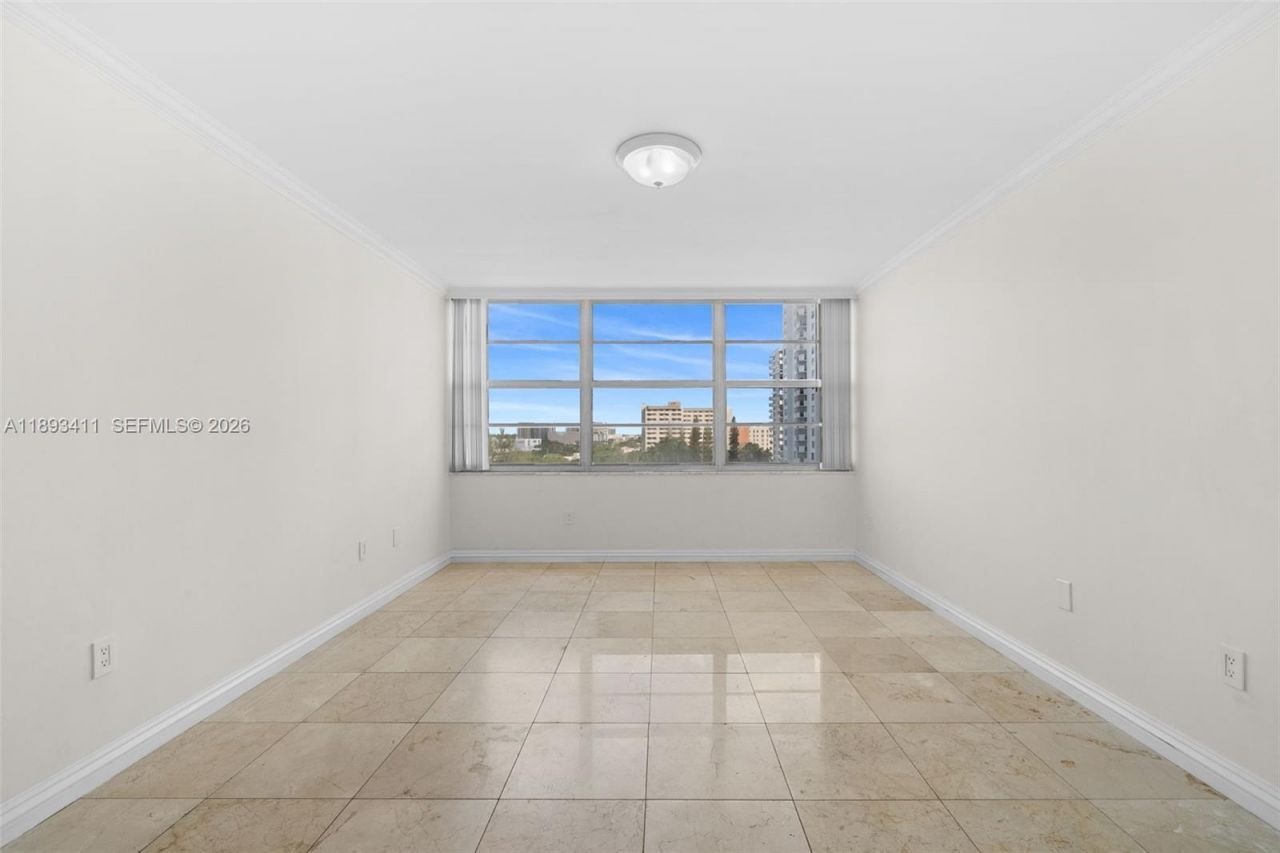 18011 Biscayne Blvd, Unit 902, Aventura, FL 33160 Photo