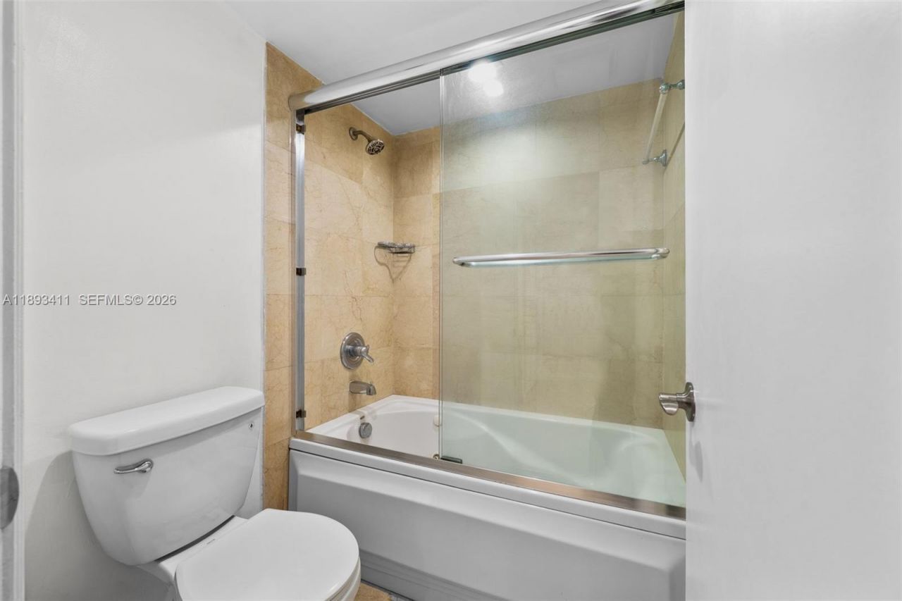 18011 Biscayne Blvd, Unit 902, Aventura, FL 33160 Photo