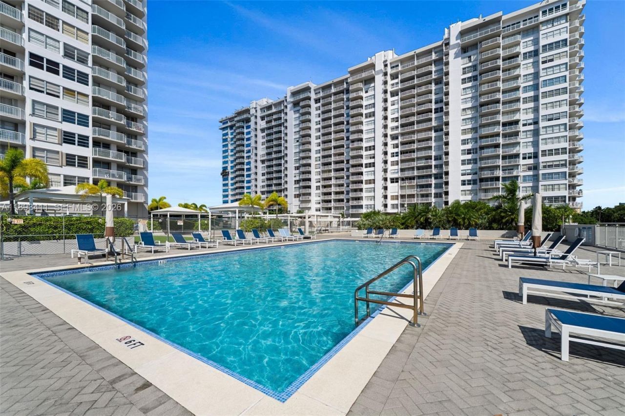 18011 Biscayne Blvd, Unit 902, Aventura, FL 33160 Photo