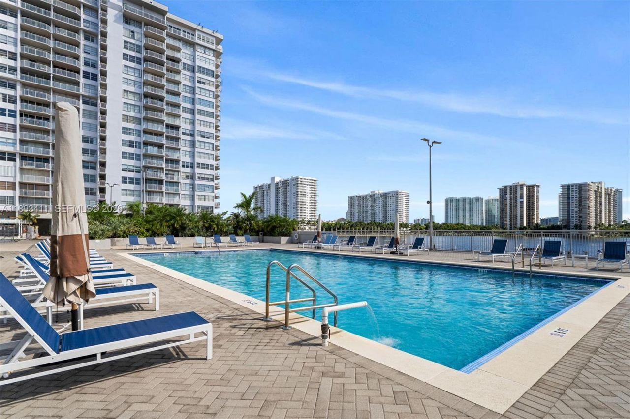 18011 Biscayne Blvd, Unit 902, Aventura, FL 33160 Photo