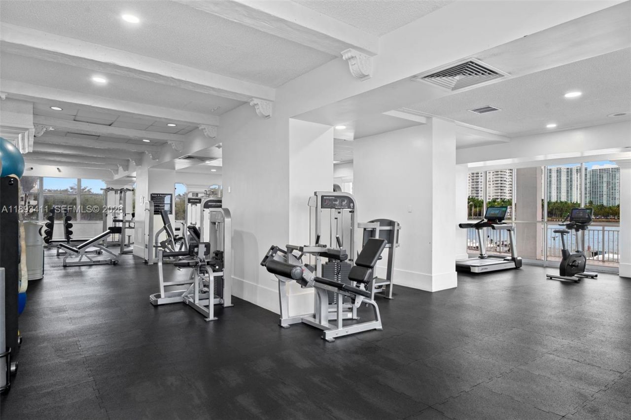 18011 Biscayne Blvd, Unit 902, Aventura, FL 33160 Photo