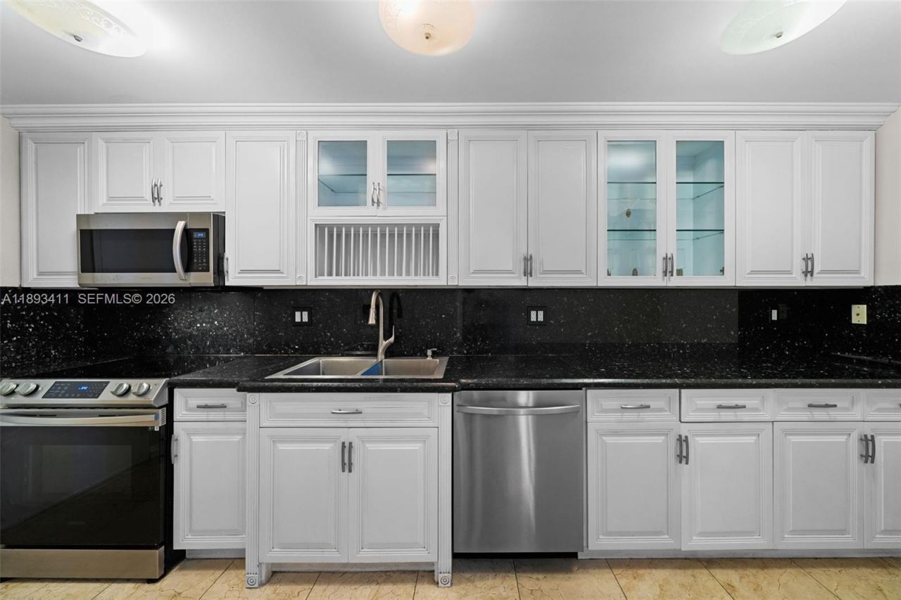 18011 Biscayne Blvd, Unit 902, Aventura, FL 33160 Photo