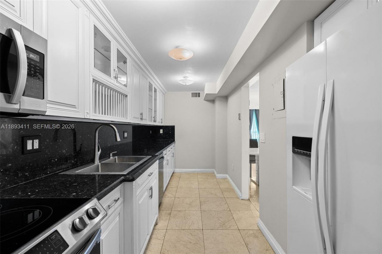 18011 Biscayne Blvd, Unit 902, Aventura, FL 33160 Photo