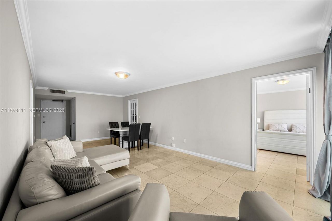18011 Biscayne Blvd, Unit 902, Aventura, FL 33160 Photo