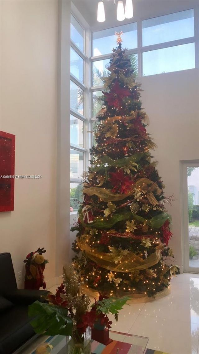 9880 NW 74th Ter, Doral, FL 33178 Photo