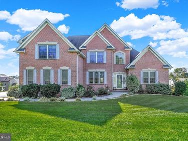 639 CHESTNUT HILL ROAD, YORK, PA 17402