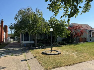 23113 Socia Street, St Clair Shores, Mi 48082