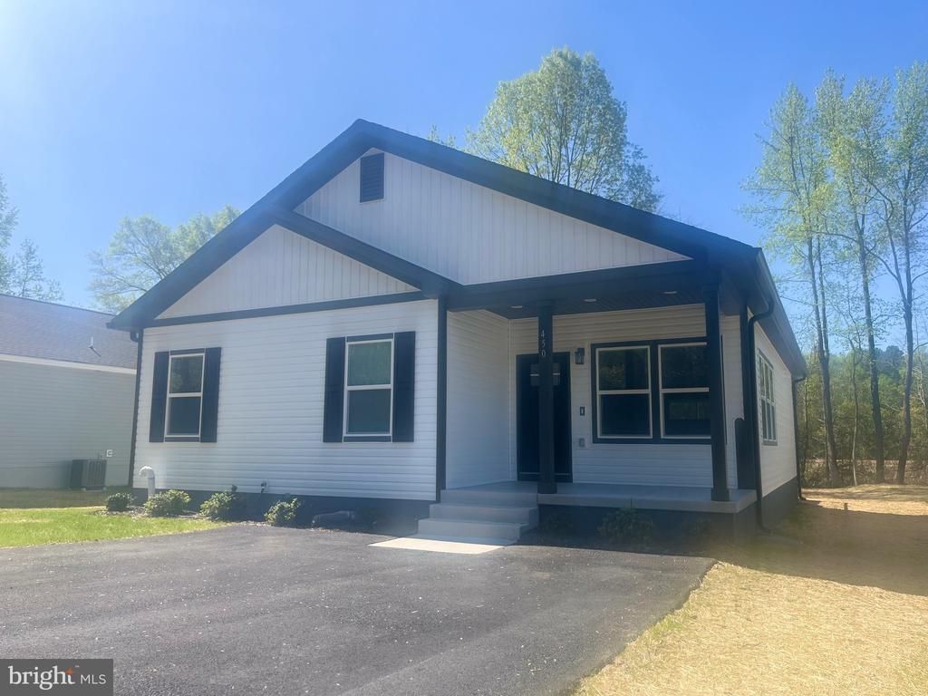 62 Salina Lane, Colonial Beach, VA 22443 Main Photo